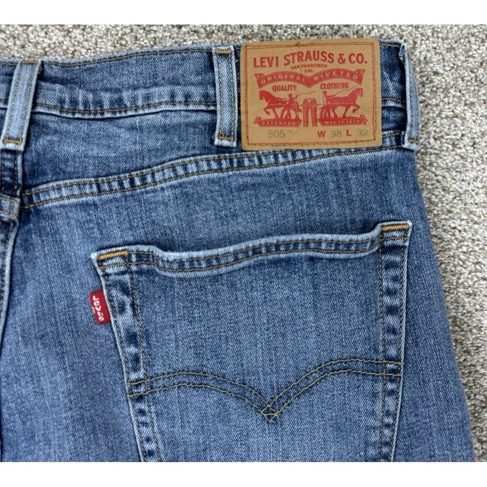 Levi's 505 Jeans Mens 38x32 Blue Medium Wash Stretch Denim Classic Straight